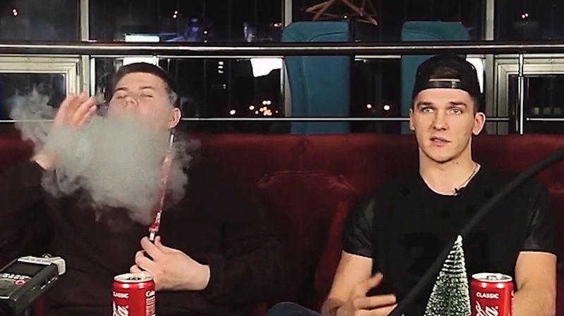 Сахалинским курильщикам запретили вейпы, айкосы и кальяны в общественных местах