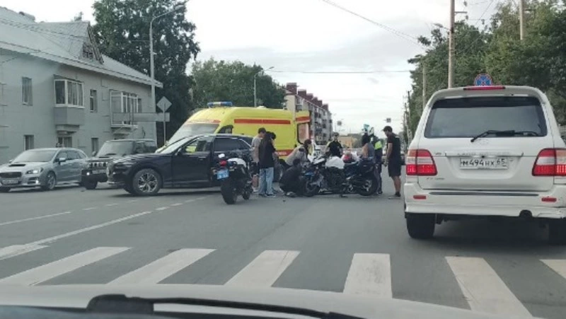 Мотоциклист попал в реанимацию после ДТП возле парка в Южно-Сахалинске