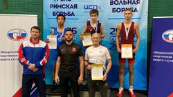 Борец с Сахалина завоевал две награды на первенствах России по спорту глухих