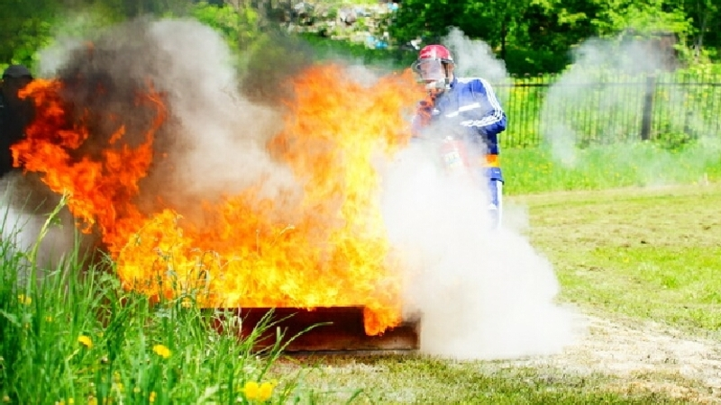 Более 70 сахалинцев приняли участие в соревнованиях по пожарно-прикладному спорту
