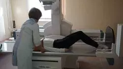 В Холмскую районную больницу доставили новый комплекс для рентген-исследований