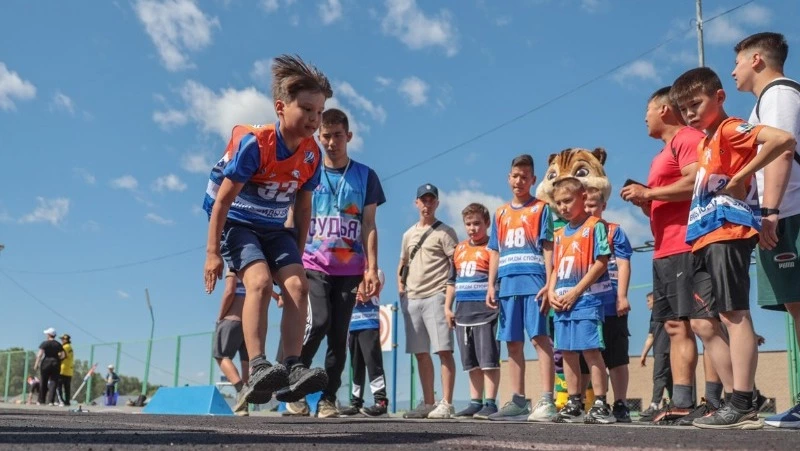 Динамичные прыжки через нарты