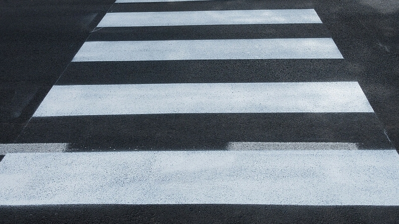 Пенсионер на зебре сбил 14-летнюю девочку