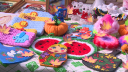 Кексы, шапочки и открытки выставили дети с ОВЗ на сахалинской ярмарке