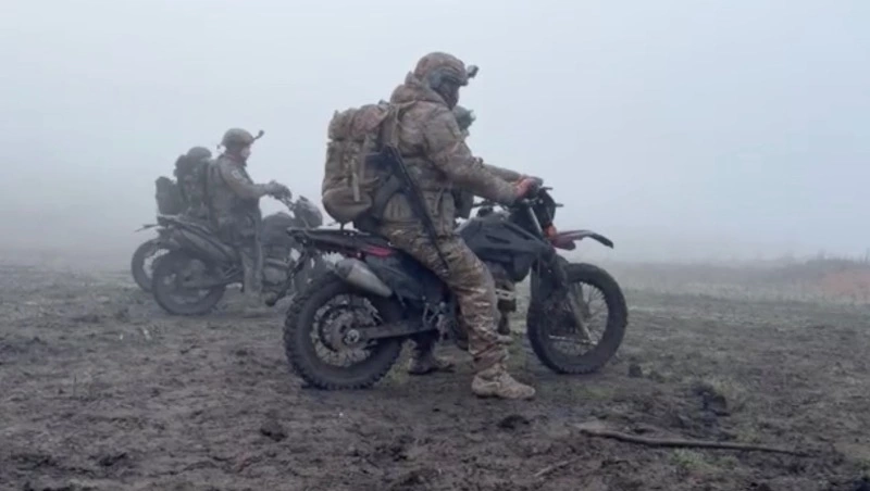 Штурмовики с Сахалина совершенствуют навыки в управлении мотоциклами в зоне СВО