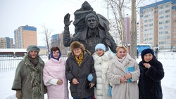 Памятник Владимиру Высоцкому открыли в Южно-Сахалинске 18 января