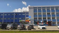 Мужчина пострадал под упавшими металлоконструкциями в здании компании «Крепкий остров» на Сахалине