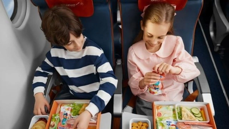 «Аэрофлот» обновил детское меню и наборы для маленьких пассажиров