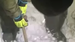 Сахалинец расчистил родник за Холмским перевалом, чтобы людям было удобно набирать воду