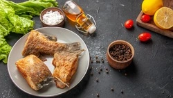 Свежий улов камбалы по 81 рублю за килограмм доставили в Корсаков утром 13 октября 