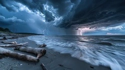 Сахалин накроет ливнями и штормовым ветром