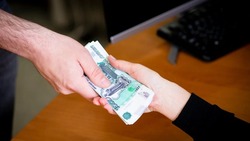 Средняя зарплата в России — 85 тысяч рублей, а пенсия — 21 тысяча