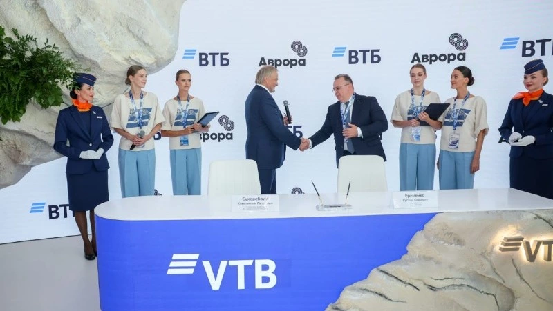 ВТБ будет обслуживать международные расчеты авиакомпании «Аврора»