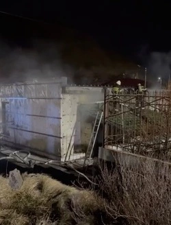 В Курильске загорелось здание банка 