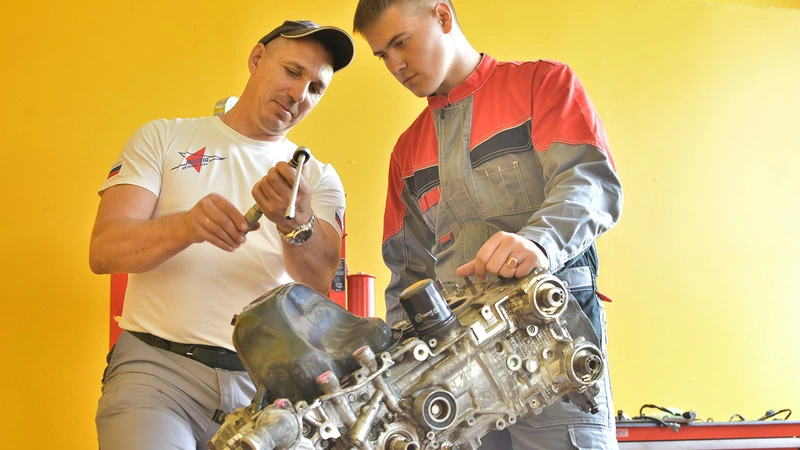 Тренер национальной сборной из Хабаровска готовит сахалинского студента к финалу WorldSkills