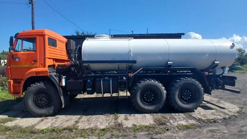 Автоцистерна для подвоза питьевой воды появилась в Александровске-Сахалинском