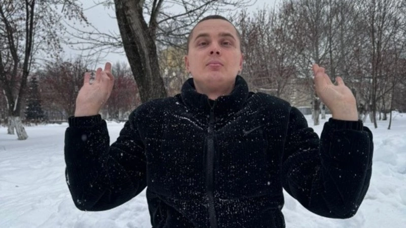 Конкурс на самый нерасчищенный двор объявил блогер из Южно-Сахалинска