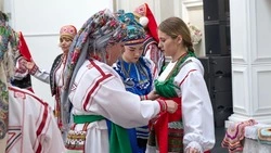 Свадьба с пачатами и лукшем: в Южно-Сахалинске воссоздали мордовский обряд