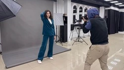 Уроки макияжа и дефиле: как центр ОМИ поддерживает сахалинскую программу «Счастливое материнство»