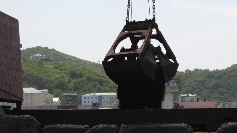 Самый длинный угольный конвейер не будет будить сахалинцев и засыпать их огороды пылью