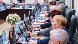 Сахалинские депутаты одобрили ежемесячную выплату для детей погибших военнослужащих