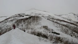 Вертолет Robinson аварийно приземлился северо-восточнее горы Красная на Сахалине