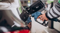 Из-за падения цены на нефть в Китае понизили цены на топливо