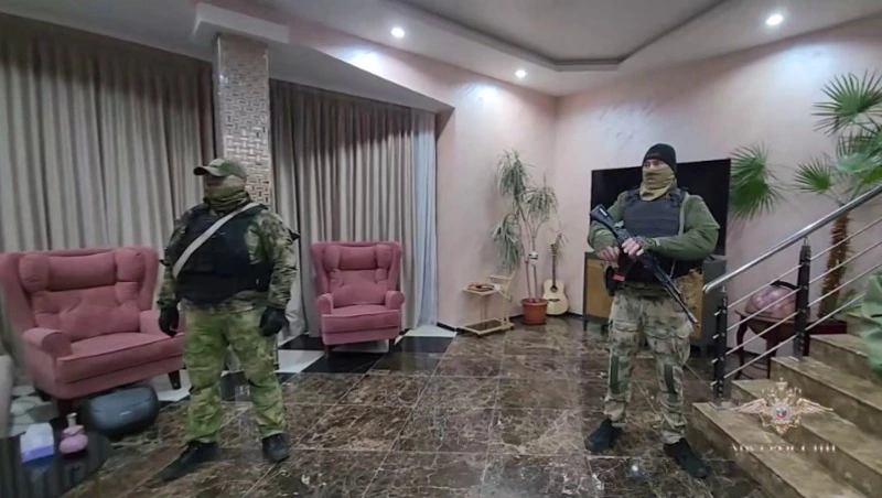 МВД опубликовало видео задержания главы стройфирмы, обманувшей 33 семьи на Сахалине