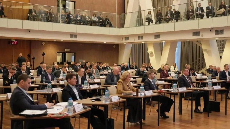 Главы регионов Дальнего Востока отчитались Юрию Трутневу о результатах года