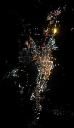 Ночной Южно-Сахалинск сняли на фото из космоса