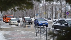 Проезд на улице Чехова открыли в Южно-Сахалинске после пожара