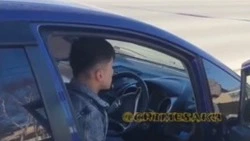 «Агрессивно повел»: нешуточный конфликт возник 1 апреля у таксиста с южносахалинцем