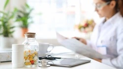 Женщине с онкологией предоставили лекарства на три месяца для лечения в Поронайске