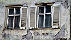 Квартира пенсионерки на юге Сахалина «плывет» после капитального ремонта