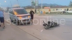 Мотоцикл на скорости влетел в легковушку в Южно-Сахалинске