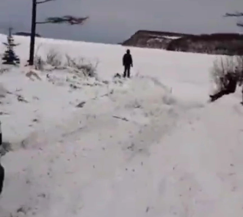 Льдину с десятками рыбаков оторвало и унесло на Дальнем Востоке