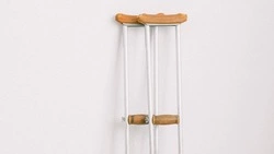 Сахалинский губернатор повредил ногу во время тренировки