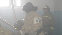 В МЧС сообщили подробности о пожаре в многоквартирном доме на юге Сахалина