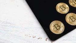 Мемкоины TRUMP и MELANIA продолжили дешеветь после инаугурации Трампа