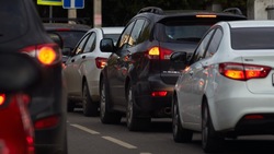 Водителям Южно-Сахалинска ответили на критику светофора на проблемном перекрестке