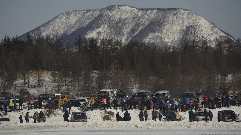 На Сахалине возродили трековые автогонки на льду