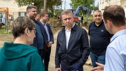 Сергей Надсадин раскритиковал работы «РВК-Сахалин» по капремонту дворов в Луговом 