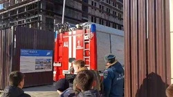 МЧС: на стройке общежития СахГУ горели строительные леса