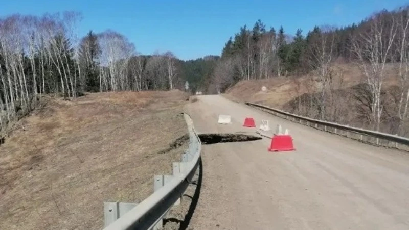 Дорогу Шахтерск — Бошняково перекрыли из-за обрушения 