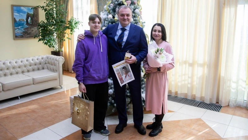 Сергей Байдаков исполнил новогоднюю мечту школьника из Корсакова