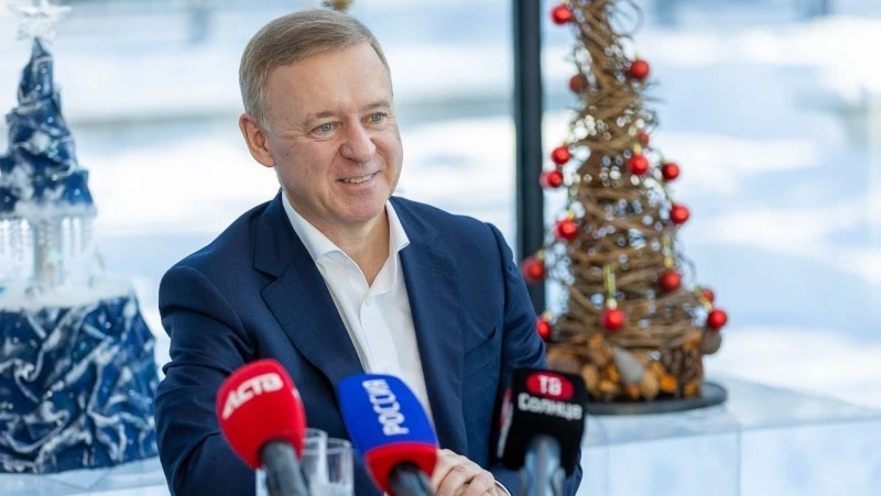 Мэр Южно-Сахалинска поздравил работников СМИ с Днем российской печати