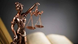 Смертельная авария: пьяный водитель на высокой скорости влетел в грузовик в Южно-Сахалинске