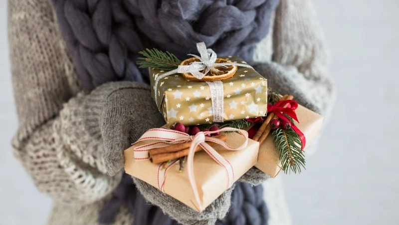 Как сэкономить на новогодних подарках в интернете и не попасться мошенникам
