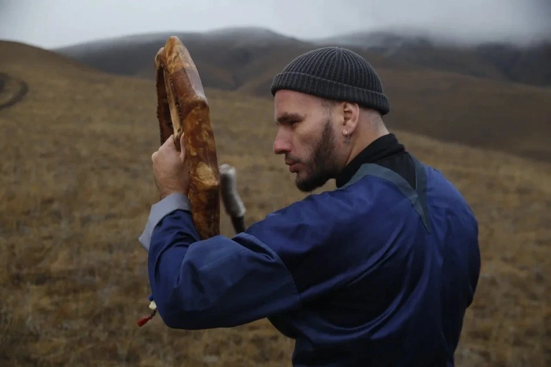 Этно-певец приехал на Сахалин с концертом и подвёл итоги местного конкурса 