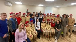 Депутаты Сахалина встретились с волонтерами победы и юнармейцами в Москве 25 октября